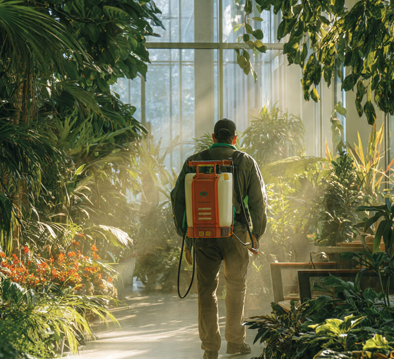 16L Knapsack Sprayers for Sustainable Green Interiors